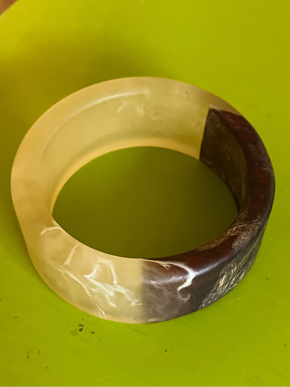 Two-Tone vintage  Resin Bangle Bracelet - Cream and Brown